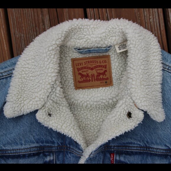 Levi’s Women’s Denim Jacket M – Sherpa Collar – Cozy & Classic – READ - Picture 4 of 14